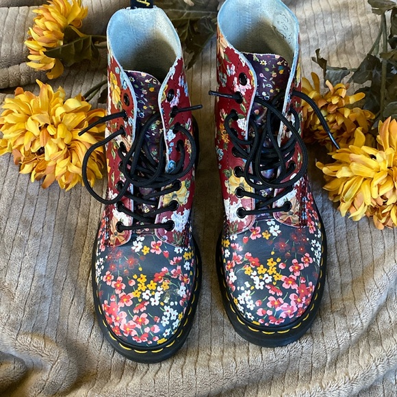 Dr. Martens Shoes - Dr. Martens 1460 Pascal floral boots
